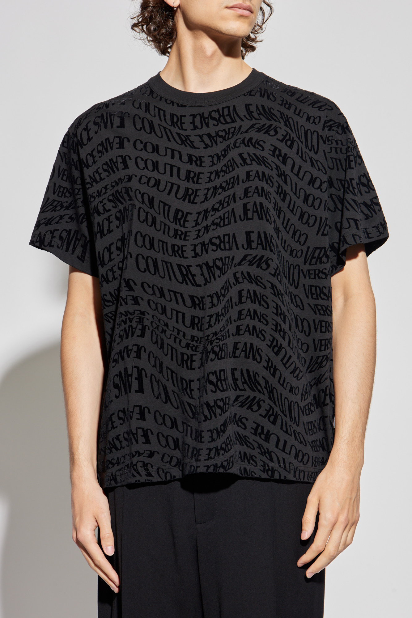 Tシャツ・カットソー VERSACE JEANS COUTURE Men T-shirt Black 76GAHG02CJ00G 899 Versace Jeans Couture Outlet: T-shirt men - Black | Versace